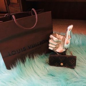 AUTHENTIC Louis Vuitton Monogram Canvas 4 key
